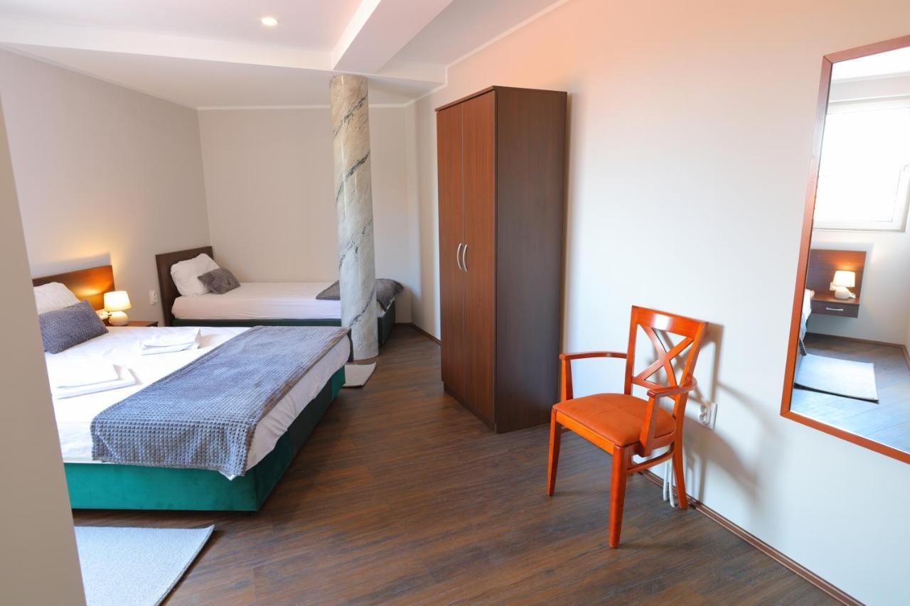 Fenix Apartments โซโคบานยา ภายนอก รูปภาพ