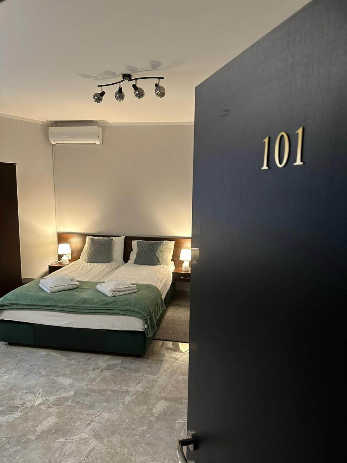Fenix Apartments โซโคบานยา ภายนอก รูปภาพ